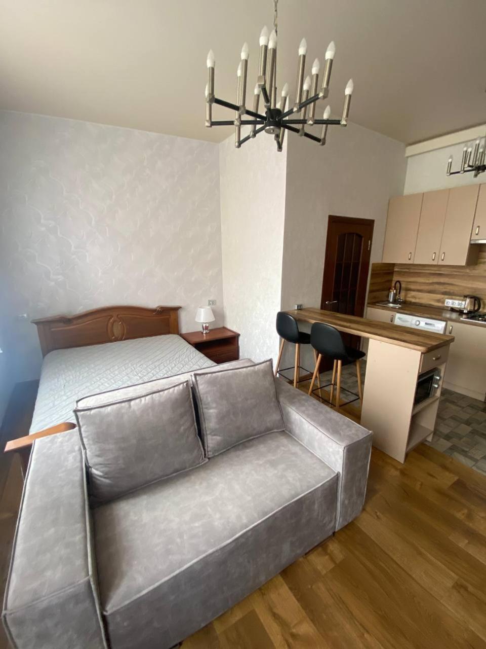 Апартаменти На Вулиці Антоновича Lviv Exterior foto